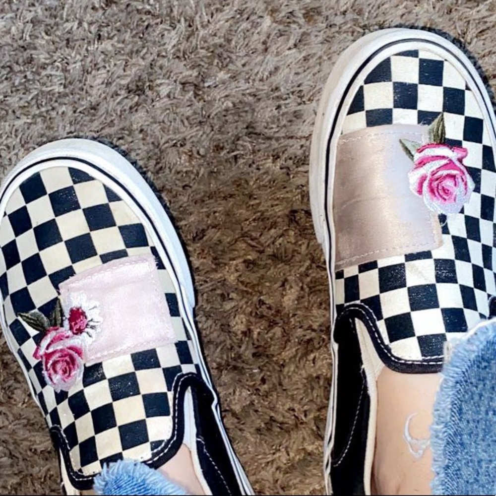 Rose checkered vans